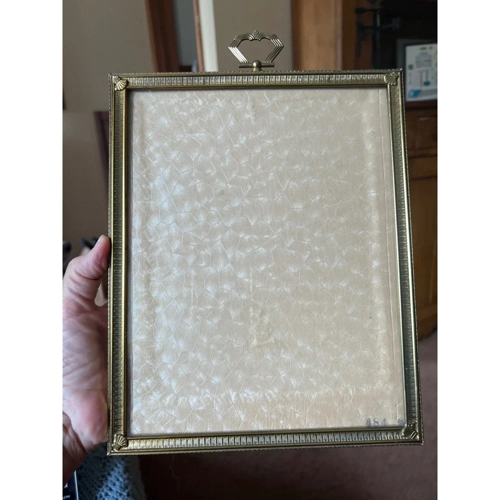 Vintage Brass Tone Picture Frame Shell Corners Heart Finial Wall Hanging